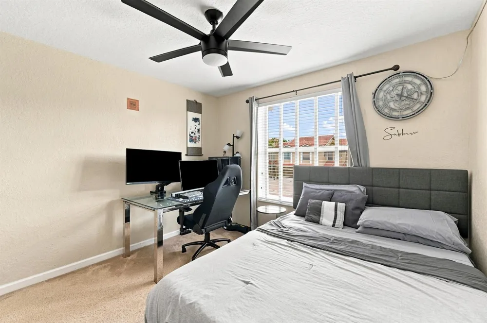 5477 NW 90th Terrace Sunrise, FL 33351