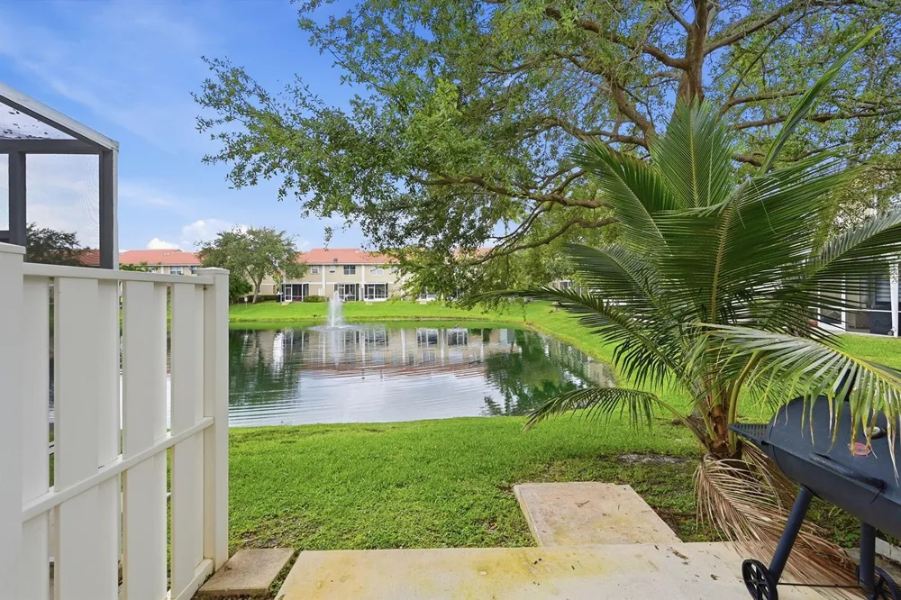 5477 NW 90th Terrace Sunrise, FL 33351