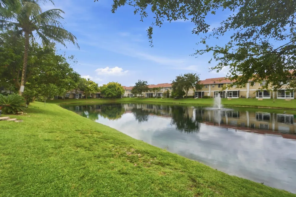 5477 NW 90th Terrace Sunrise, FL 33351