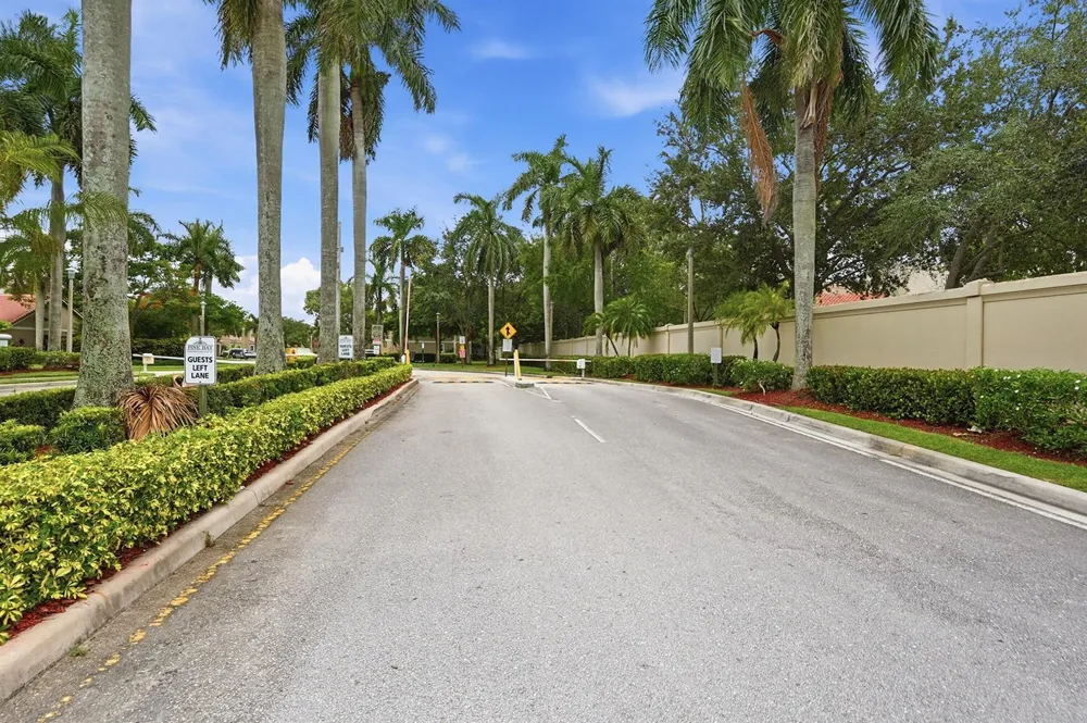 5477 NW 90th Terrace Sunrise, FL 33351