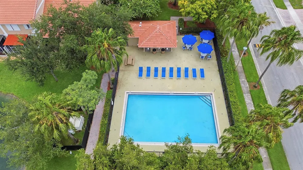 5477 NW 90th Terrace Sunrise, FL 33351