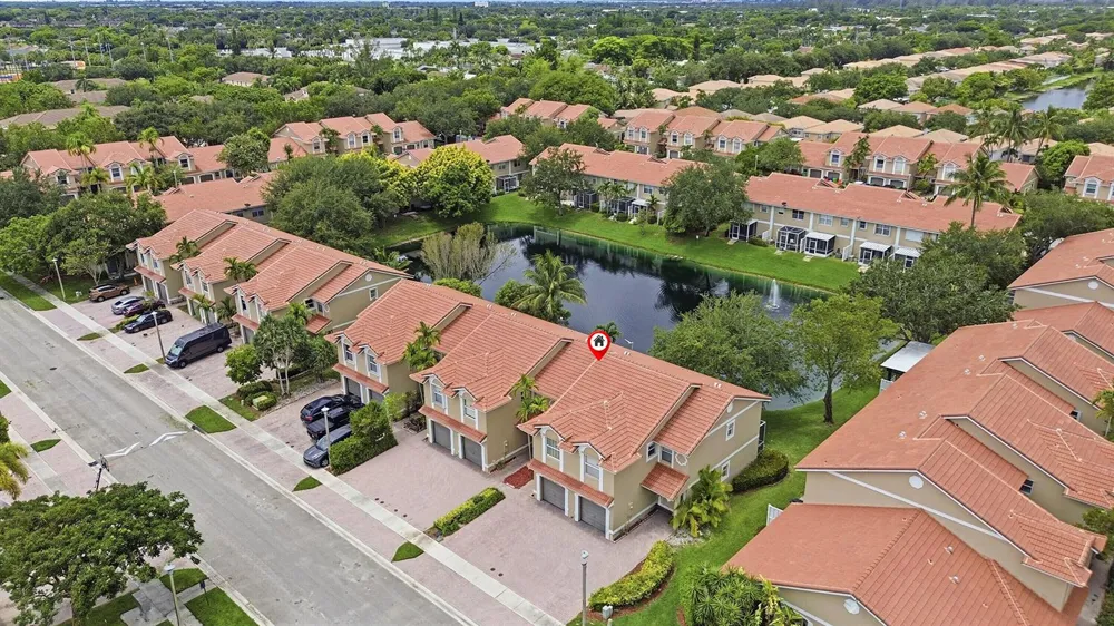 5477 NW 90th Terrace Sunrise, FL 33351