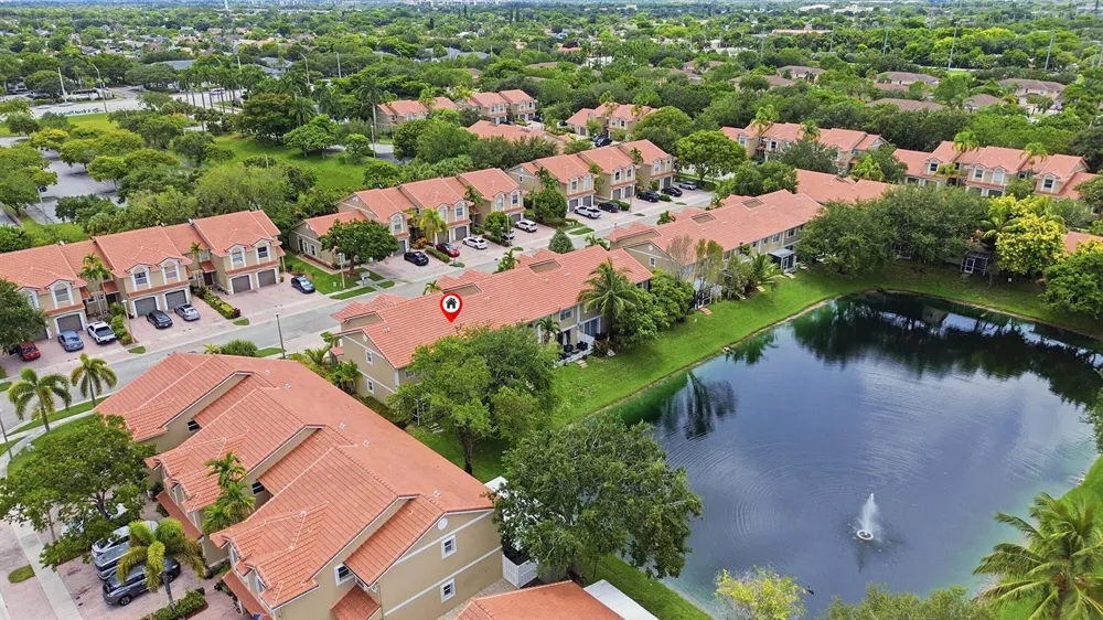 5477 NW 90th Terrace Sunrise, FL 33351