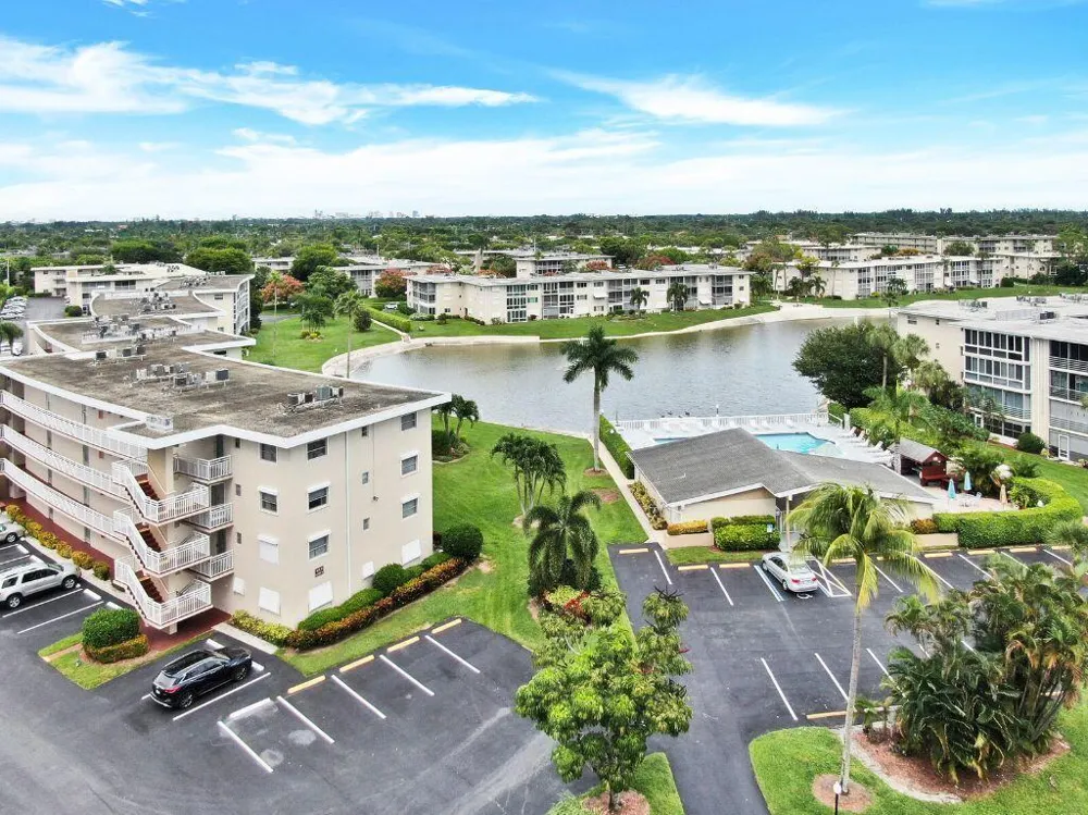 2566 S Garden Drive S #202 Lake Worth, FL 33461