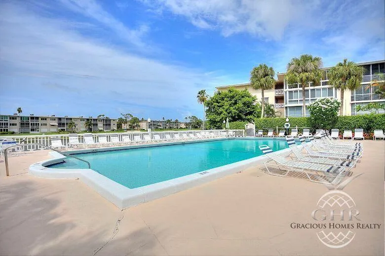 2566 S Garden Drive S #202 Lake Worth, FL 33461