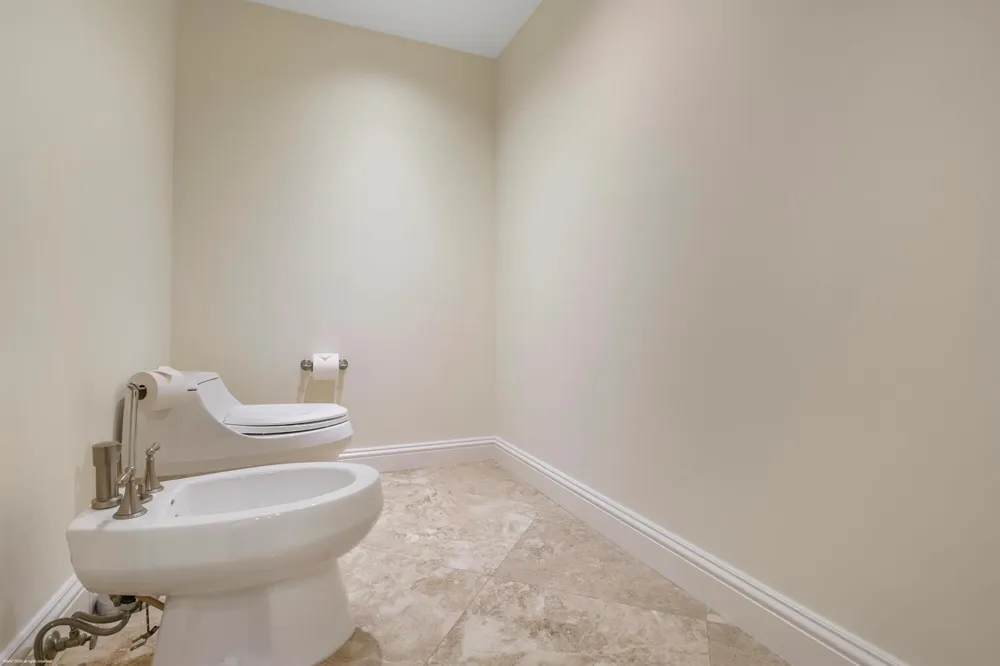 3800 Ocean Drive #1450 Singer Island, FL 33404