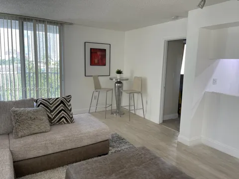 800 Miami Ave #E-509