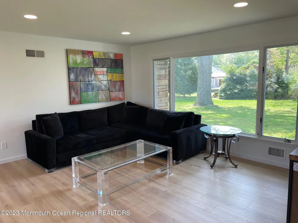 12 Greenbrier Road Oakhurst, NJ 07755
