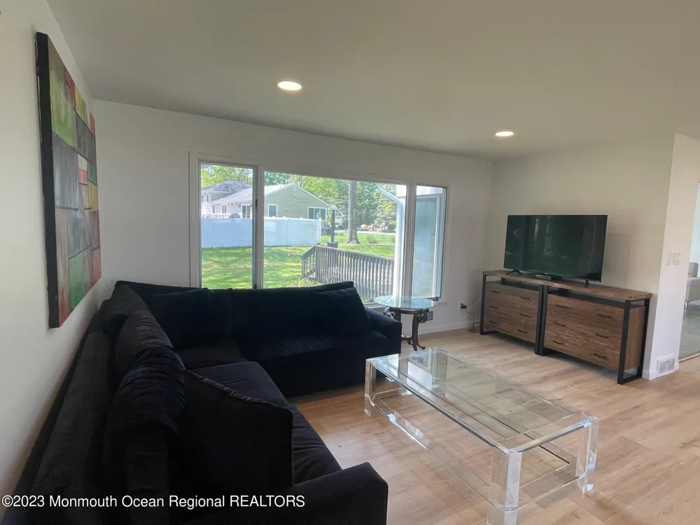12 Greenbrier Road Oakhurst, NJ 07755