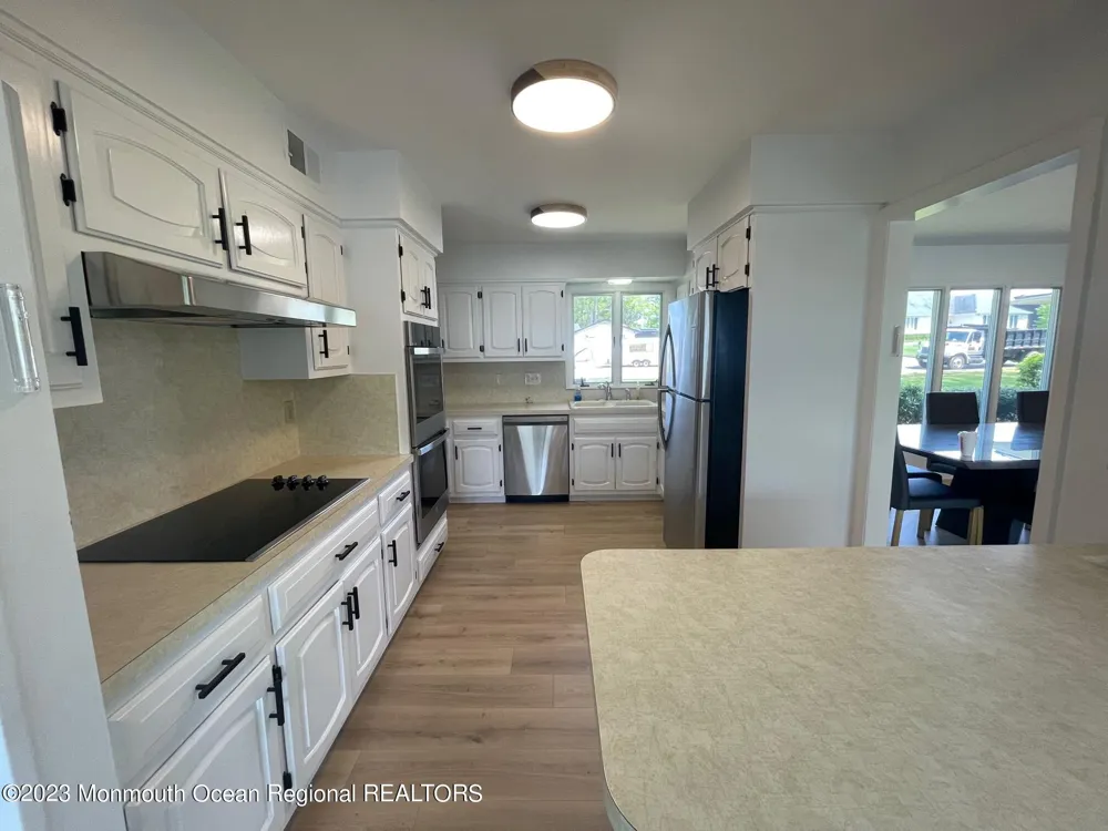 12 Greenbrier Road Oakhurst, NJ 07755