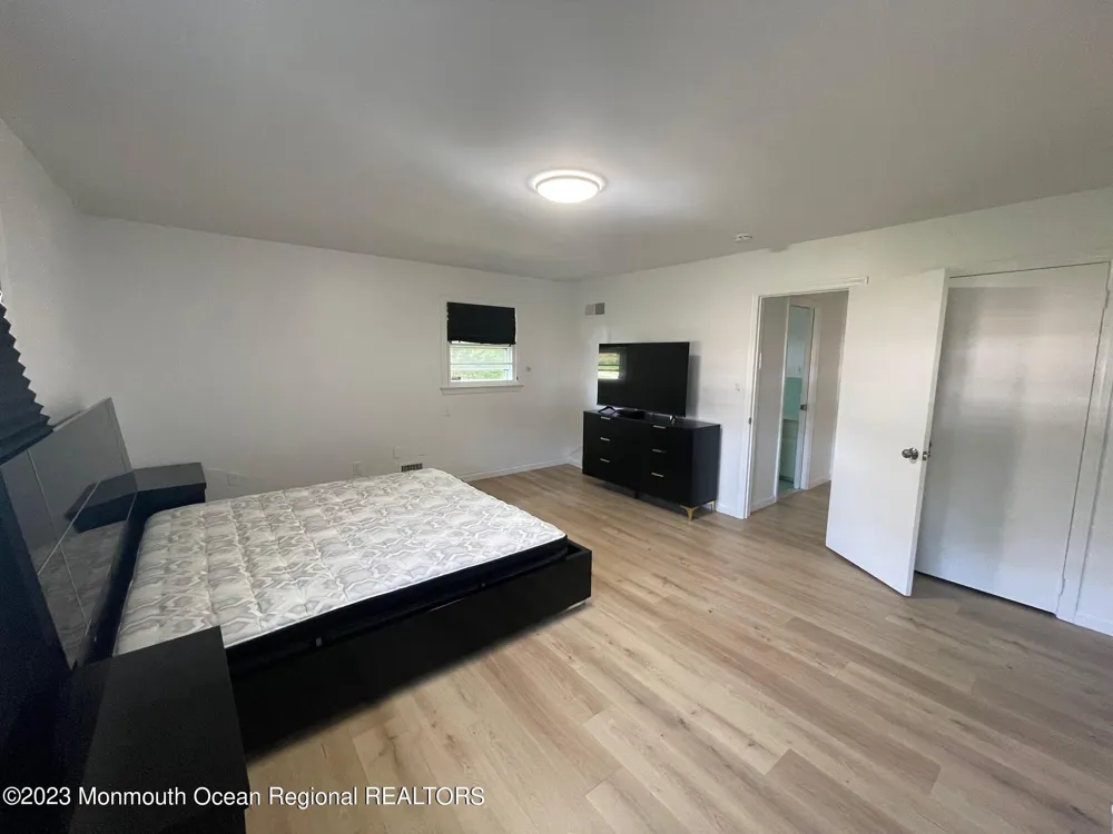 12 Greenbrier Road Oakhurst, NJ 07755