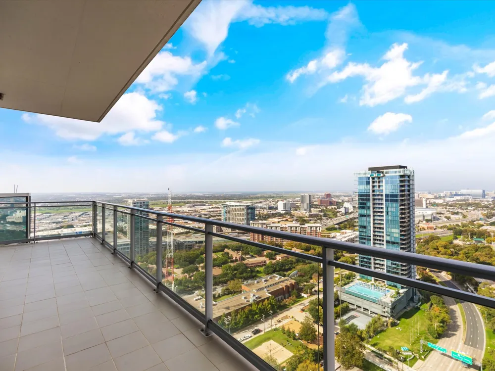 2900 Mckinnon Street #2802 Dallas, TX 75201