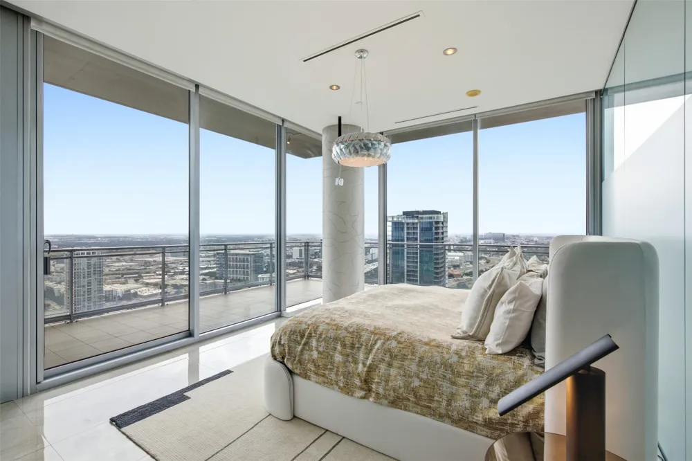 2900 Mckinnon Street #2802 Dallas, TX 75201