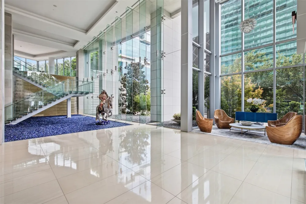 2900 Mckinnon Street #2802 Dallas, TX 75201