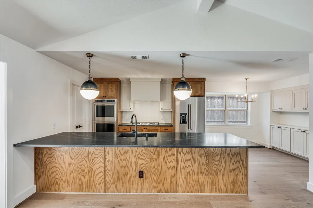 9035 Dunmore Drive Dallas, TX 75231
