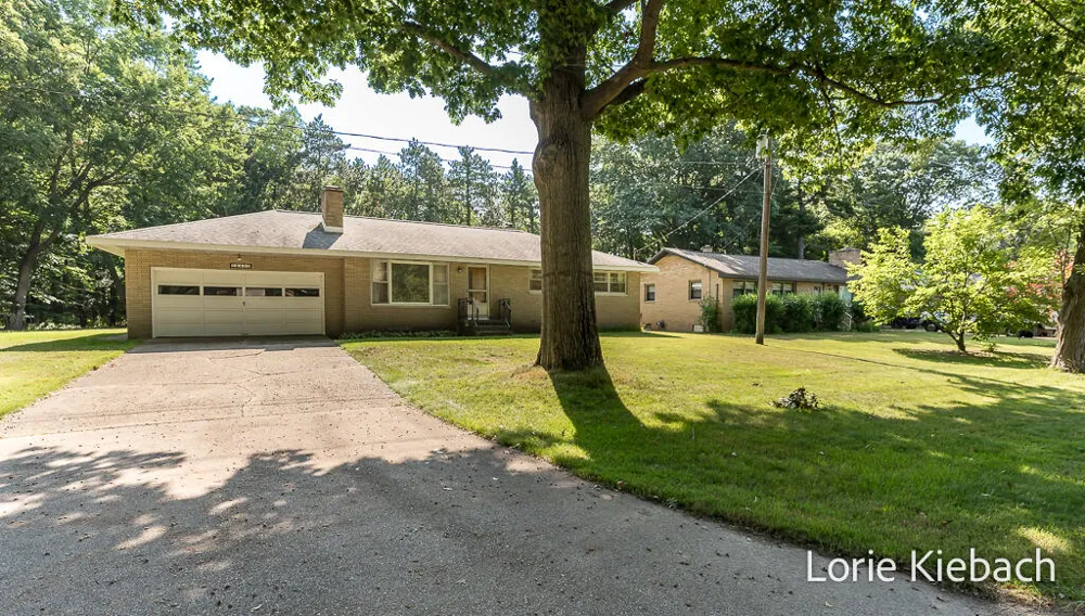 18452 168th Avenue Spring Lake, MI 49456
