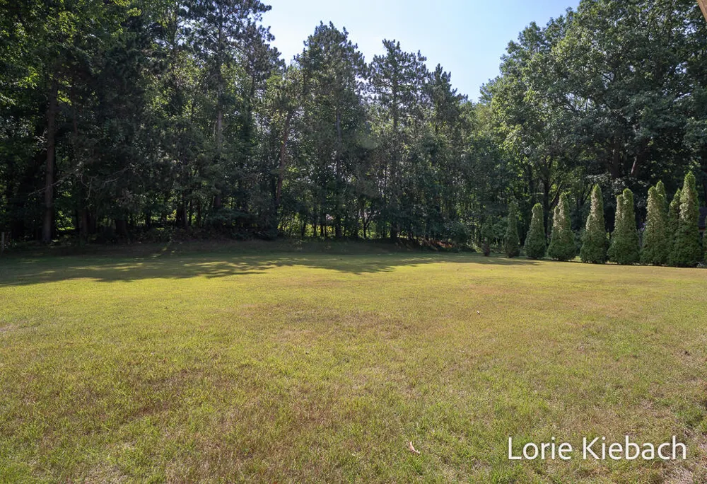 18452 168th Avenue Spring Lake, MI 49456