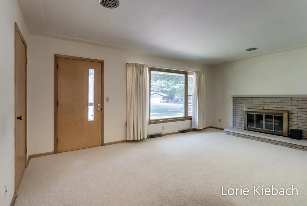 18452 168th Avenue Spring Lake, MI 49456