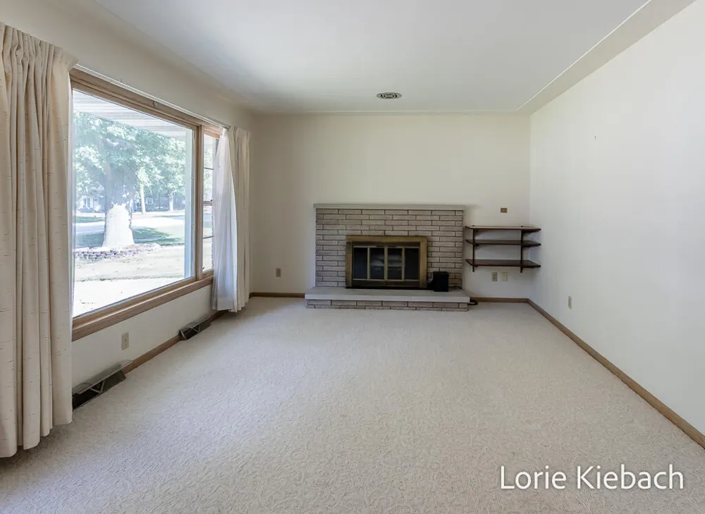 18452 168th Avenue Spring Lake, MI 49456