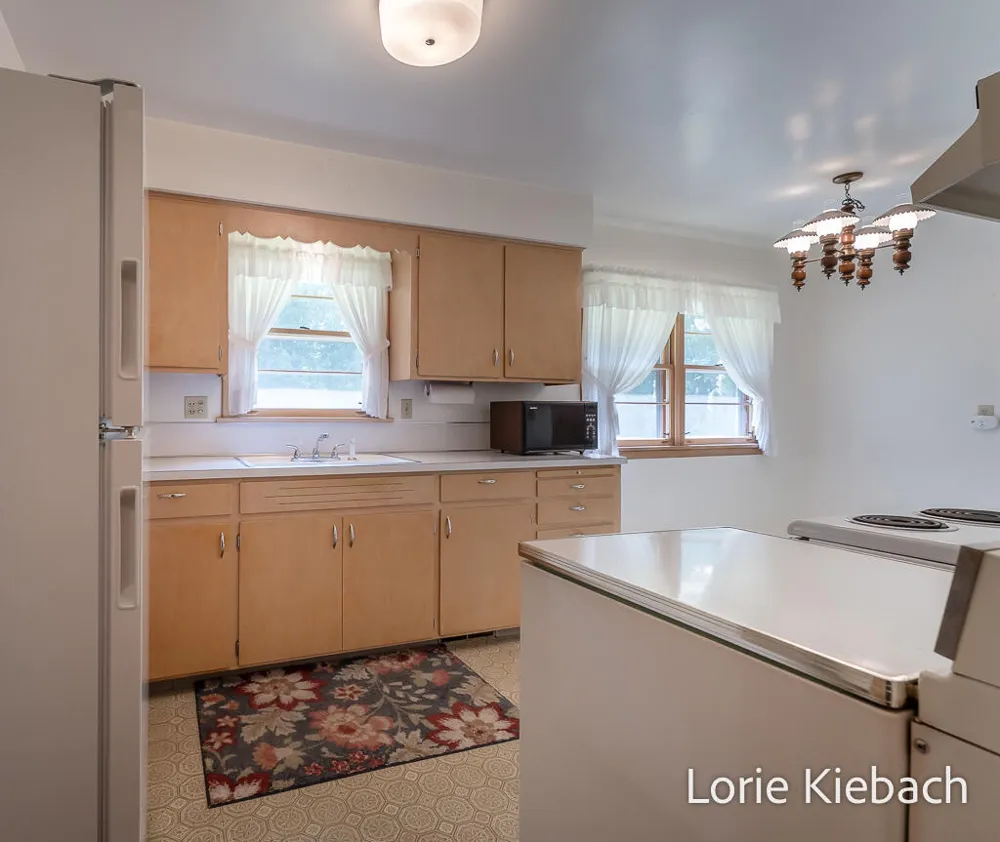 18452 168th Avenue Spring Lake, MI 49456