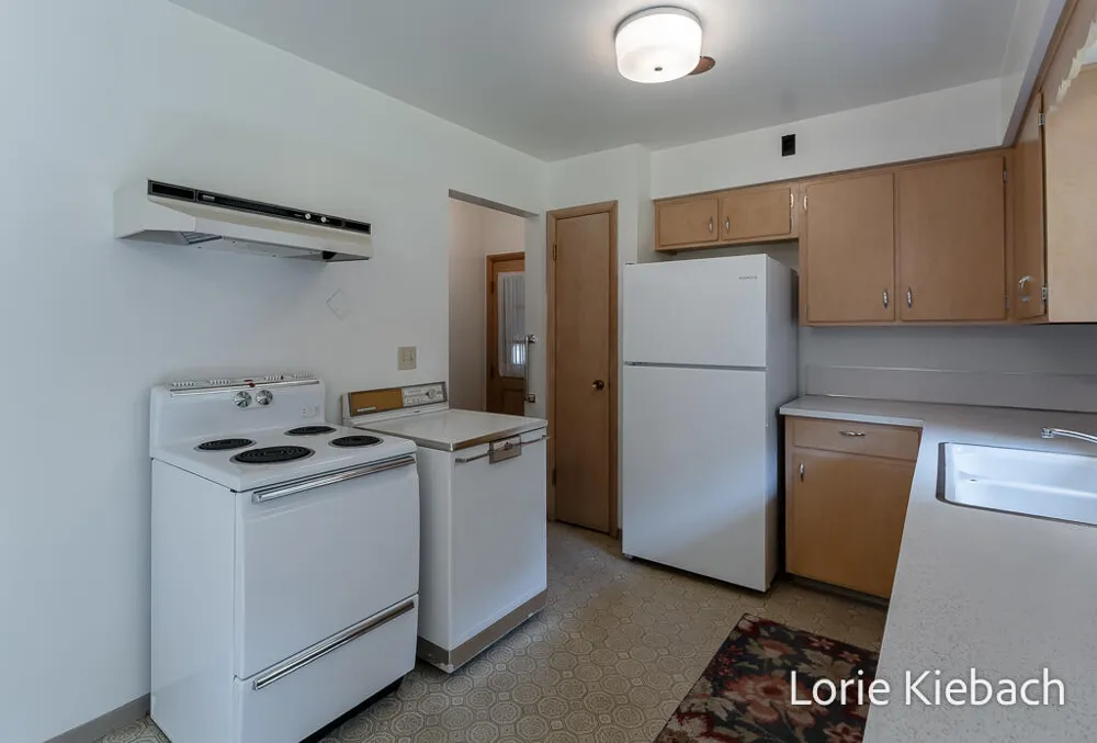 18452 168th Avenue Spring Lake, MI 49456