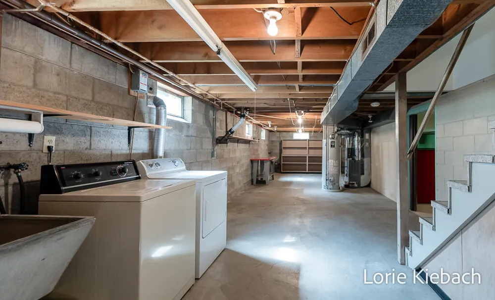 18452 168th Avenue Spring Lake, MI 49456