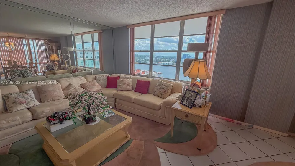 230 174th St #2412 Sunny Isles Beach, FL 33160