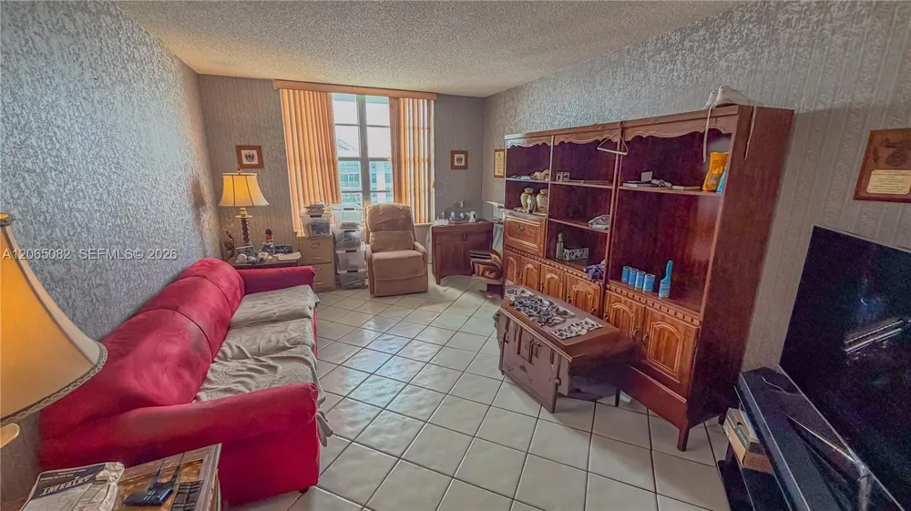 230 174th St #2412 Sunny Isles Beach, FL 33160