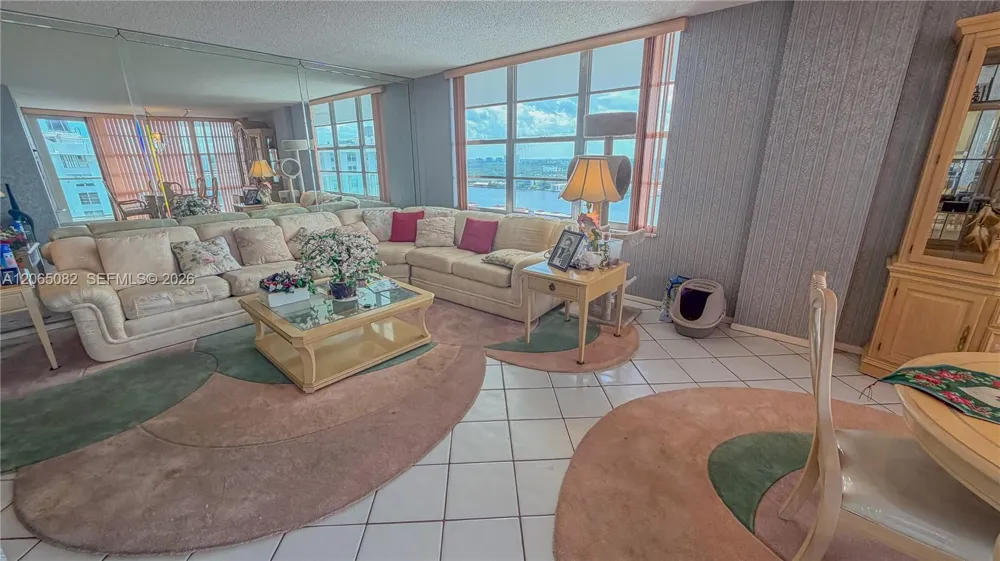 230 174th St #2412 Sunny Isles Beach, FL 33160