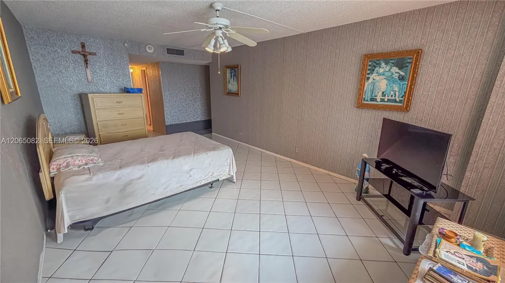 230 174th St #2412 Sunny Isles Beach, FL 33160