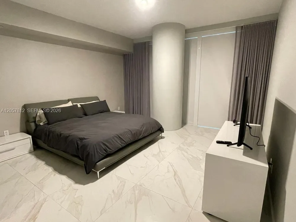 10201 Collins Ave #1005 Bal Harbour, FL 33154