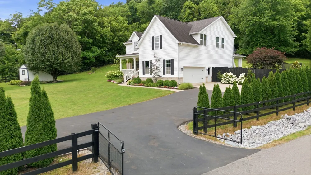1779 Cayce Springs Rd Thompsons Station, TN 37179
