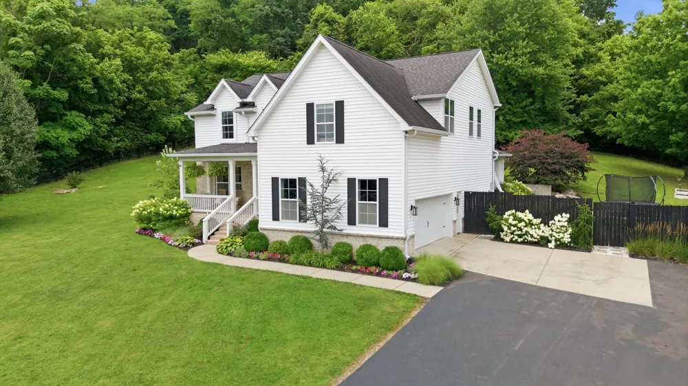 1779 Cayce Springs Rd Thompsons Station, TN 37179