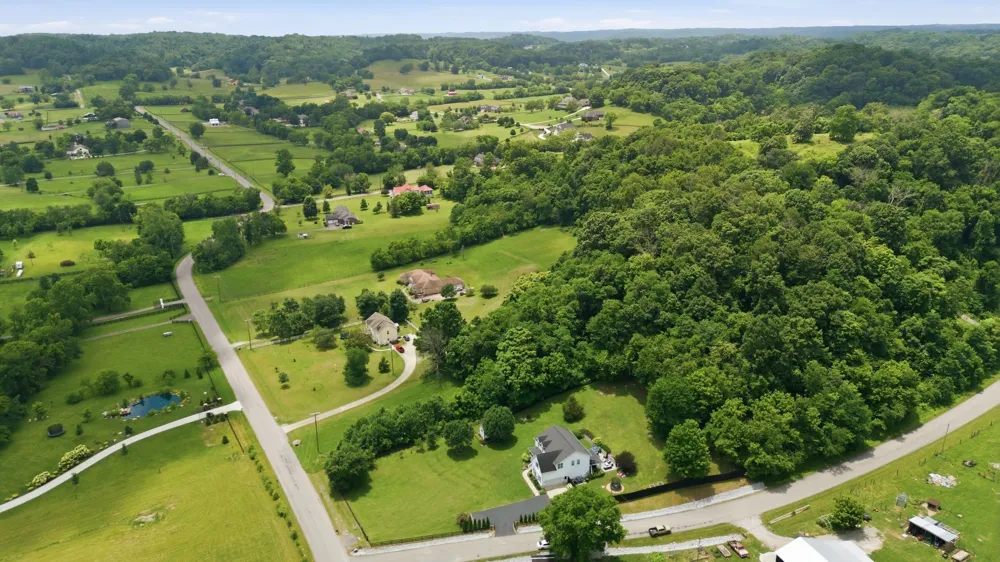 1779 Cayce Springs Rd Thompsons Station, TN 37179