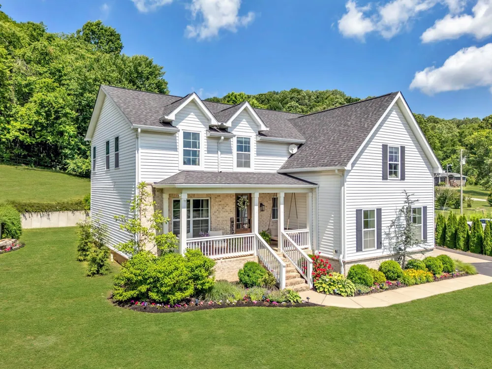 1779 Cayce Springs Rd Thompsons Station, TN 37179