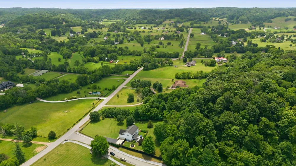 1779 Cayce Springs Rd Thompsons Station, TN 37179