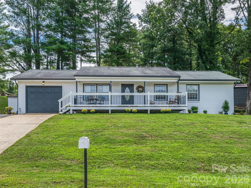 7 Southwicke Drive Arden, NC 28704