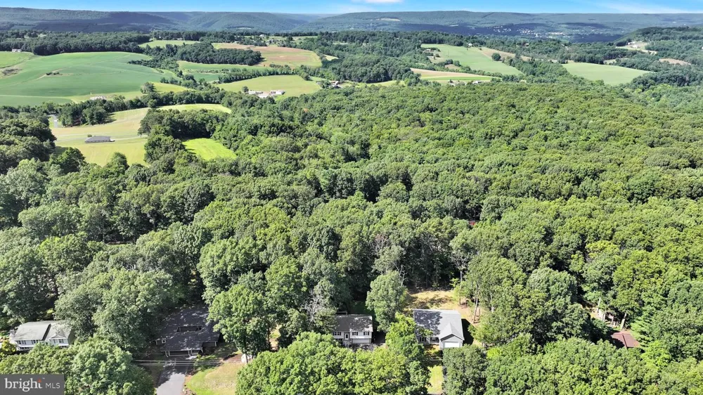 1800 CRAZY HORSE DRIVE Auburn, PA 17922