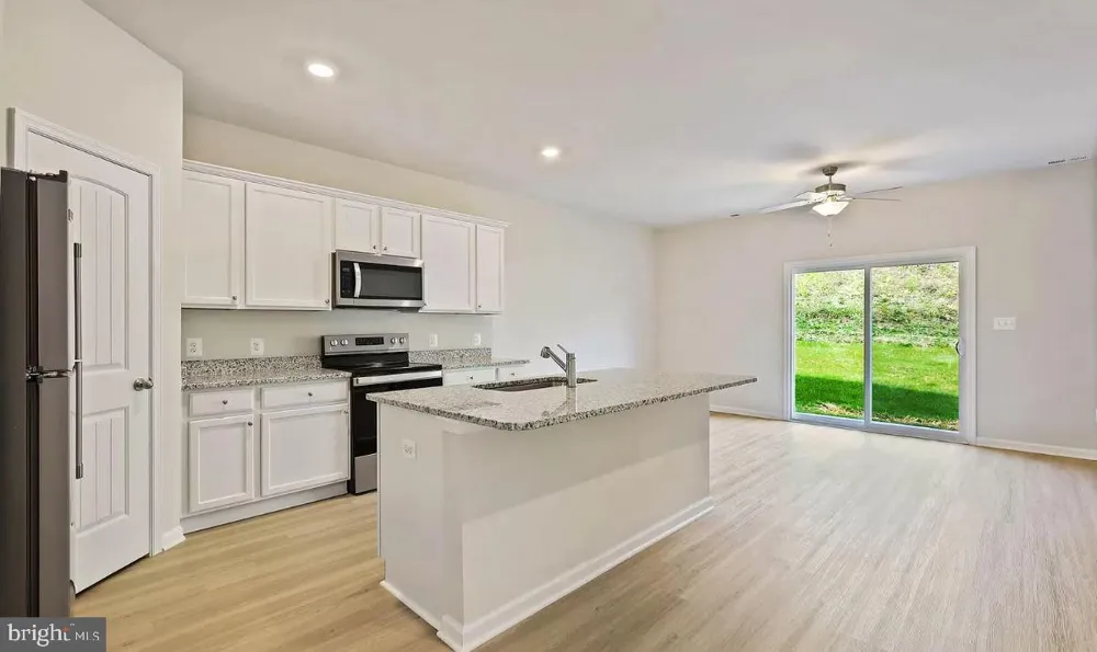 27 CRAMSFORD ST Falling Waters, WV 25419