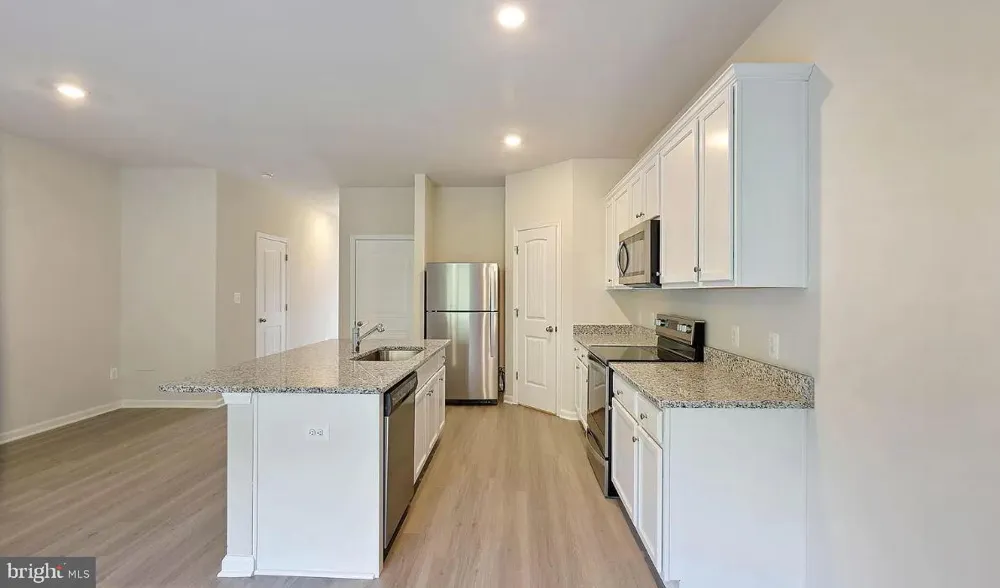 27 CRAMSFORD ST Falling Waters, WV 25419