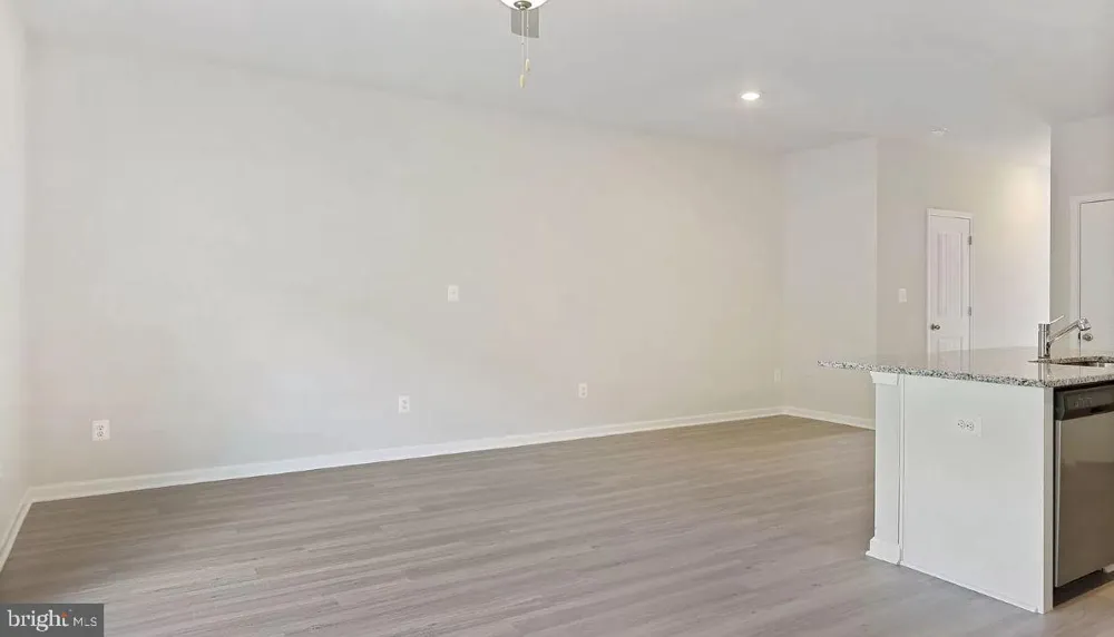 27 CRAMSFORD ST Falling Waters, WV 25419