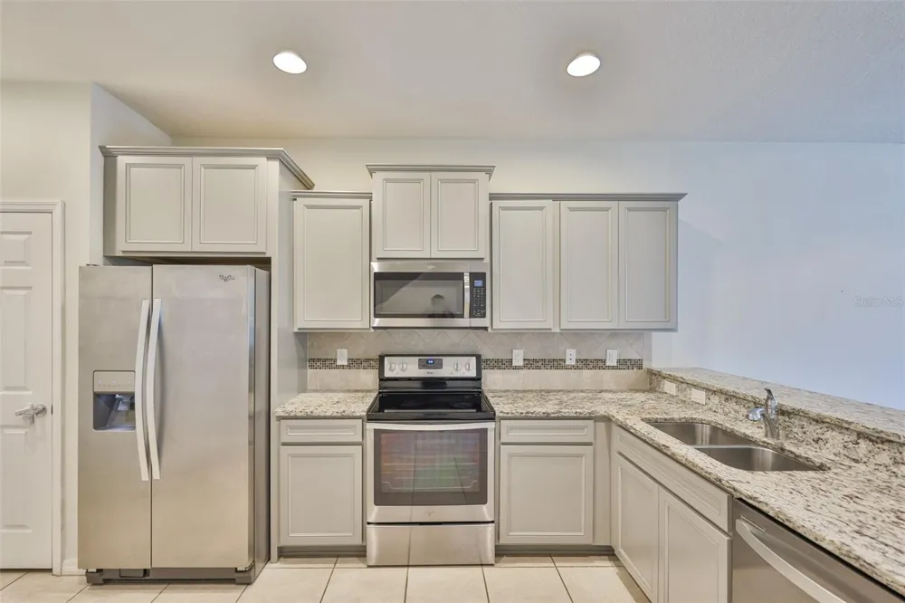 9160 HILLCROFT DRIVE Riverview, FL 33578