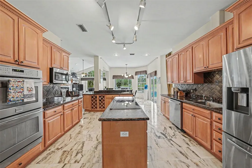 9723 YESHUA WAY Tampa, FL 33618
