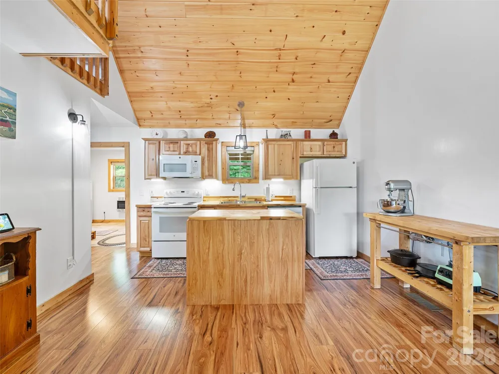 109 Tall Timber Lane Green Mountain, NC 28740