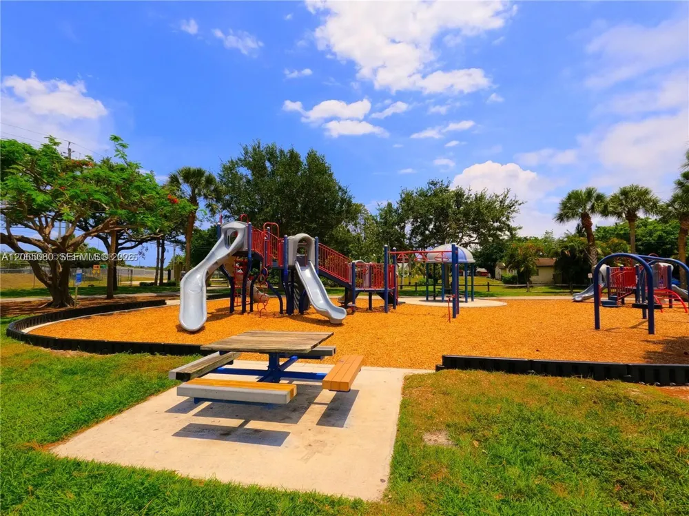 4906 Serafica Dr #7 Lake Worth, FL 33461