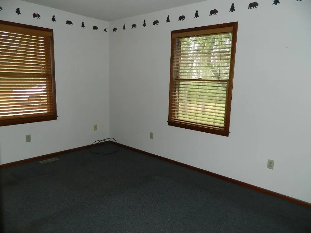 19282 Highway US 10 Richmond Township, MI 49677