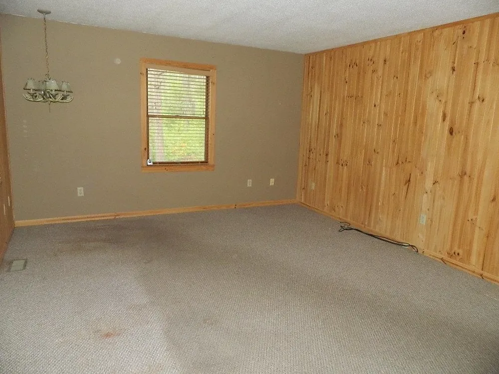 19282 Highway US 10 Richmond Township, MI 49677