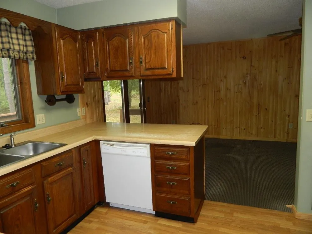 19282 Highway US 10 Richmond Township, MI 49677