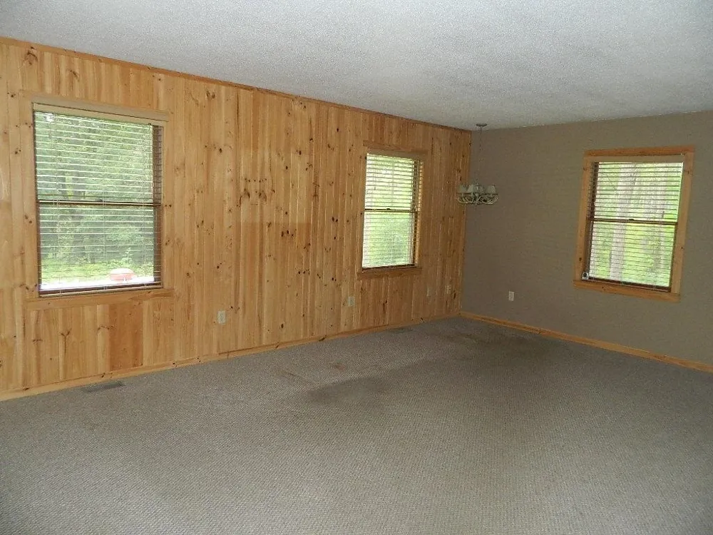 19282 Highway US 10 Richmond Township, MI 49677