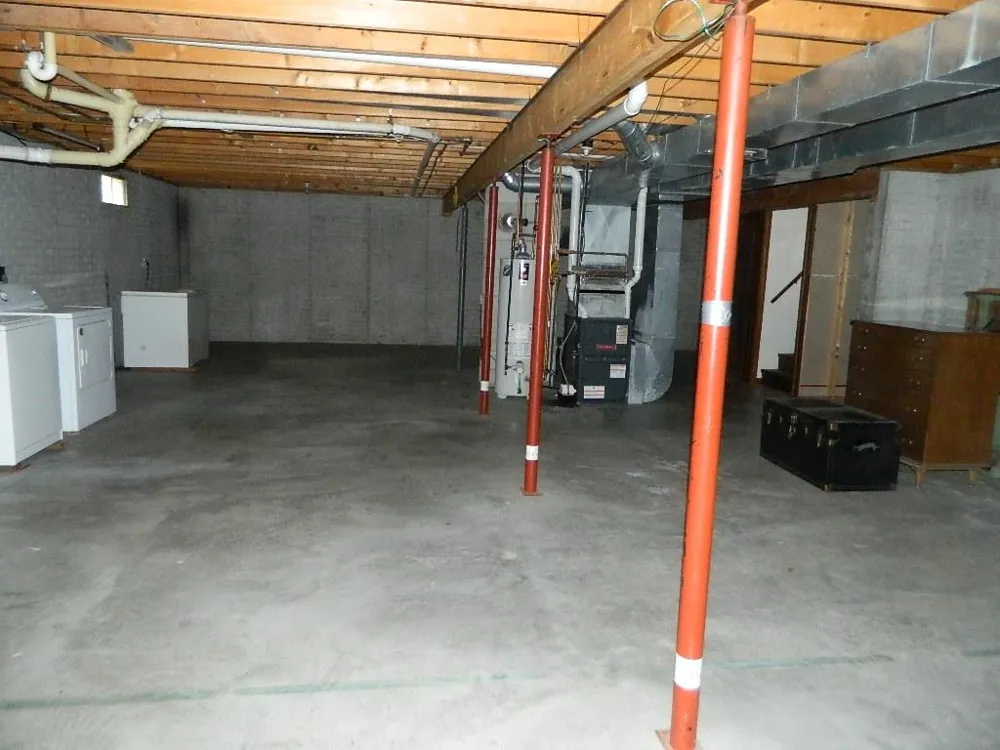 19282 Highway US 10 Richmond Township, MI 49677
